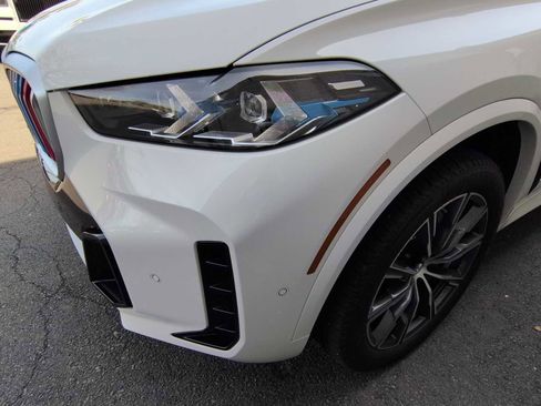 Used 2026 BMW X5 xDrive40i AWD/4WD image 11