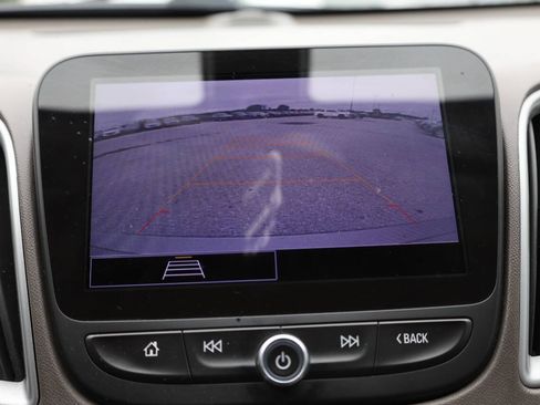 Used 2022 Chevrolet Malibu LT FWD image 21