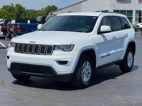 Used 2019 Jeep Grand Cherokee Laredo AWD/4WD image 38