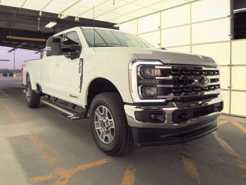 Used 2025 Ford F350 Lariat w/ FX4 Off-Road Package image 13