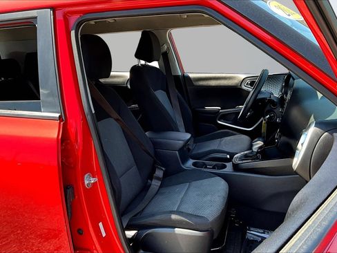 Used 2023 Kia Soul LX w/ LX Technology Package FWD image 26