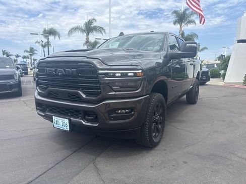 Used 2025 RAM 2500 Laramie AWD/4WD image 3