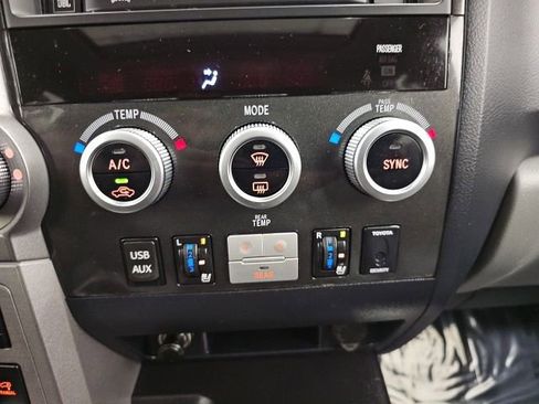 Used 2017 Toyota Sequoia Platinum AWD/4WD image 22