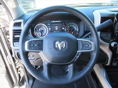 Used 2024 RAM 3500 Laramie AWD/4WD image 17