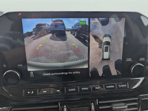 Used 2023 Nissan Pathfinder SL image 25