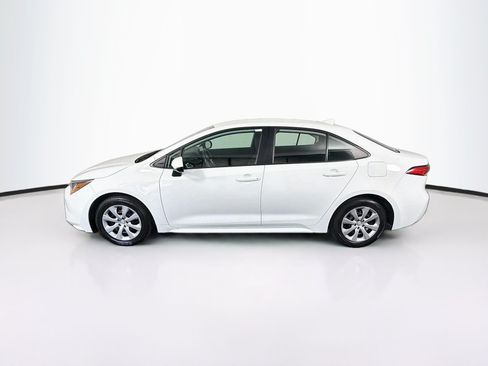 Used 2025 Toyota Corolla LE FWD image 4