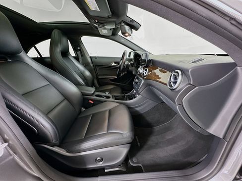 Used 2014 Mercedes-Benz CLA 250 image 31