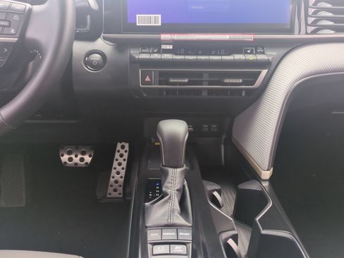 Used 2026 Toyota Camry SE w/ Multimedia Upgrade Package FWD image 11