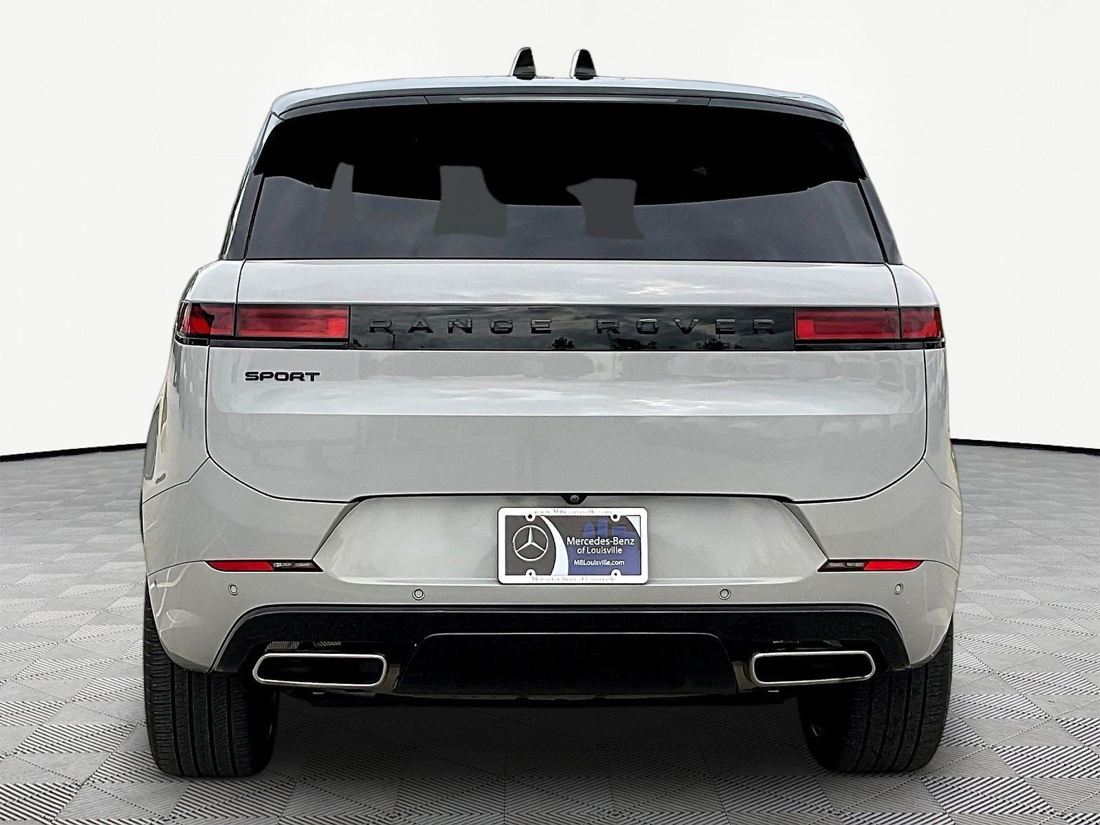 Used 2024 Land Rover Range Rover Sport Dynamic SE AWD/4WD image 5