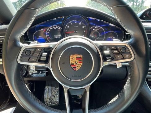 Used 2020 Porsche Panamera image 22
