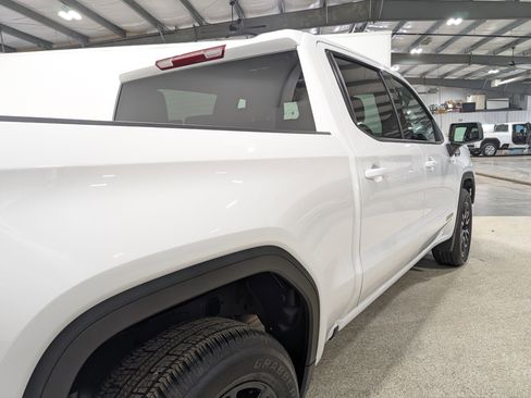 Used 2025 GMC Sierra 1500 Elevation image 3