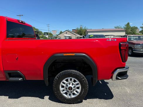 Used 2022 GMC Sierra 3500 Pro w/ Convenience Package AWD/4WD image 8