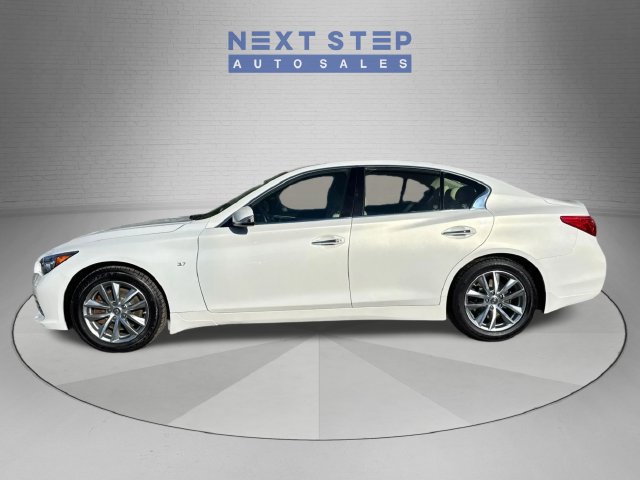 Used 2015 INFINITI Q50 Premium w/ Navigation Package AWD/4WD image 4
