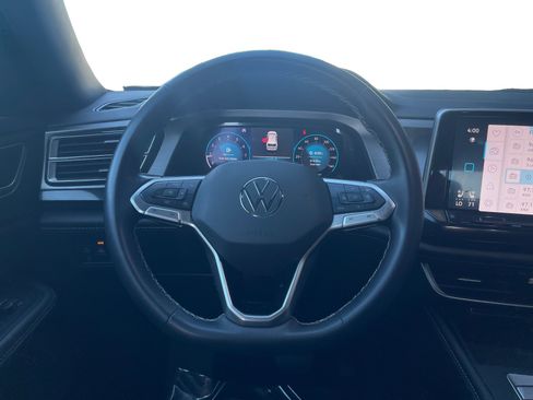 Used 2024 Volkswagen Atlas Cross Sport SE image 12