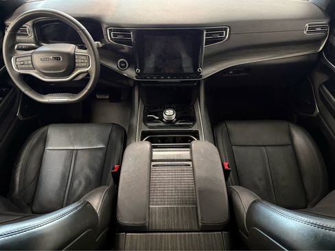 Used 2024 Jeep Wagoneer Series II image 17