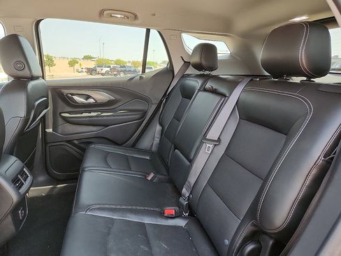 Used 2024 GMC Terrain SLT image 5