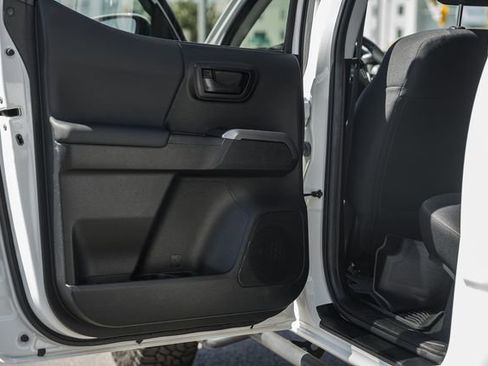 Used 2022 Toyota Tacoma SR5 w/ Trail Edition image 35