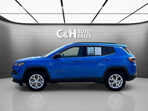 Used 2024 Jeep Compass Latitude AWD/4WD image 11