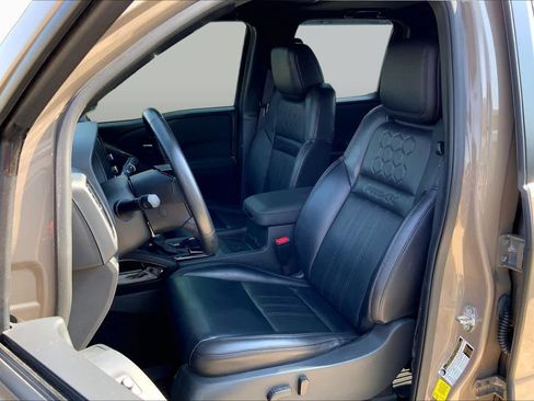 Used 2022 Nissan Frontier PRO-4X w/ Pro-4X Premium Package AWD/4WD image 8