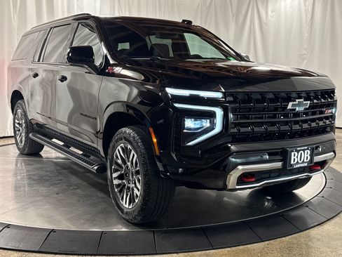 Used 2025 Chevrolet Suburban Z71 AWD/4WD image 7