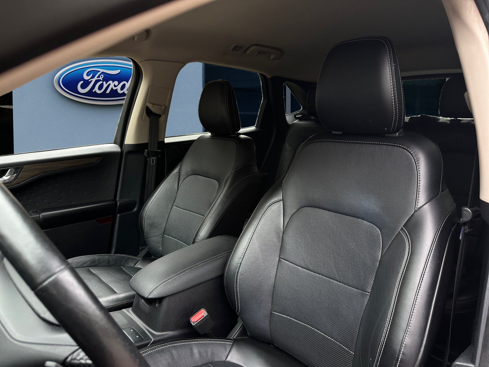 Used 2020 Ford Escape Titanium AWD/4WD image 11