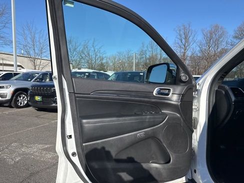 Certified 2022 Jeep Grand Cherokee Limited image 36