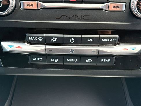 Used 2020 Ford Explorer XLT w/ Equipment Group 202A image 32