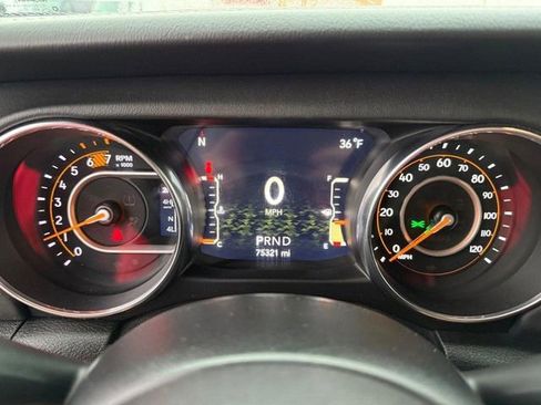 Used 2020 Jeep Wrangler Unlimited Sahara image 31