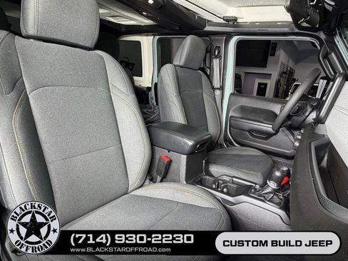 Used 2024 Jeep Wrangler Unlimited AWD/4WD image 15