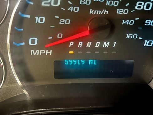 Used 2020 Chevrolet Express 2500 w/ Communications Package RWD image 21