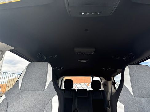 Used 2019 Dodge Grand Caravan SXT FWD image 21