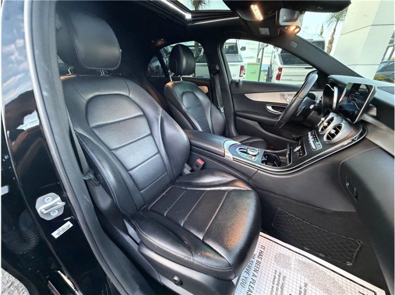 Used 2020 Mercedes-Benz C 300 Sedan image 29