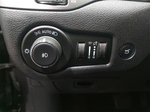 Used 2022 Jeep Cherokee Limited w/ Sun & Sound Group image 51