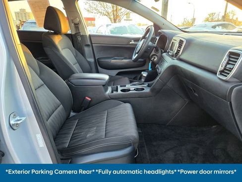 Used 2017 Kia Sportage LX image 8