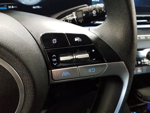 Used 2024 Hyundai Elantra SEL image 6