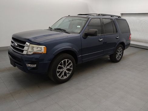 Used 2017 Ford Expedition XLT w/ Equipment Group 202A image 2