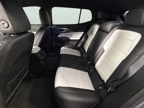 Used 2025 Chevrolet Equinox EV LT image 27