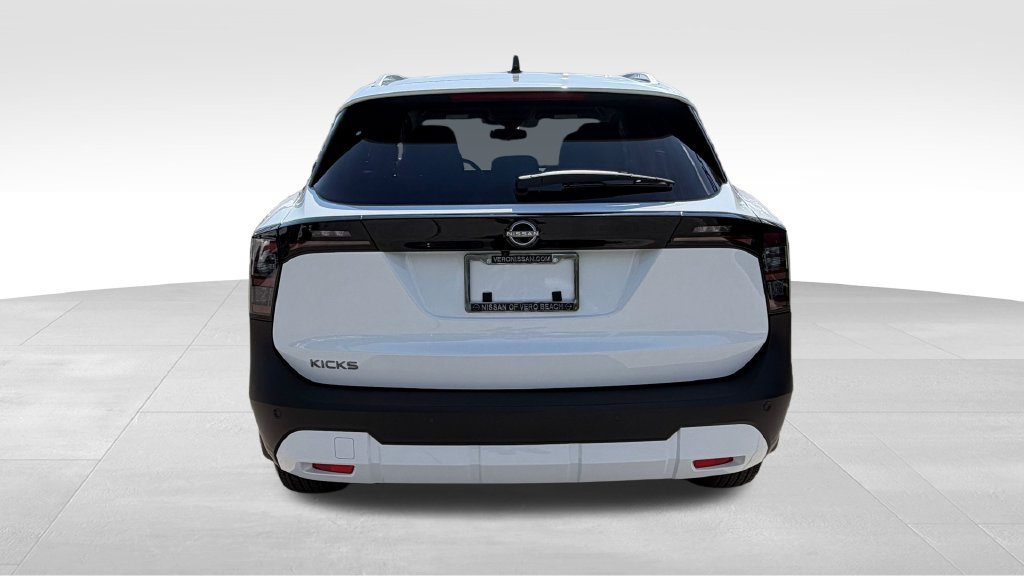 Used 2026 Nissan Kicks SV FWD image 6