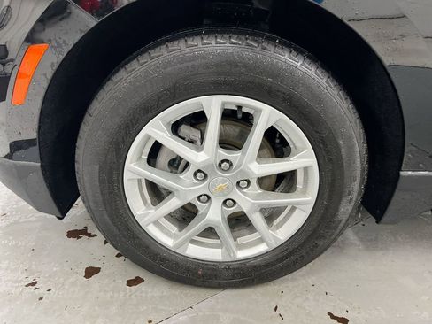 Used 2023 Chevrolet Equinox LS image 25