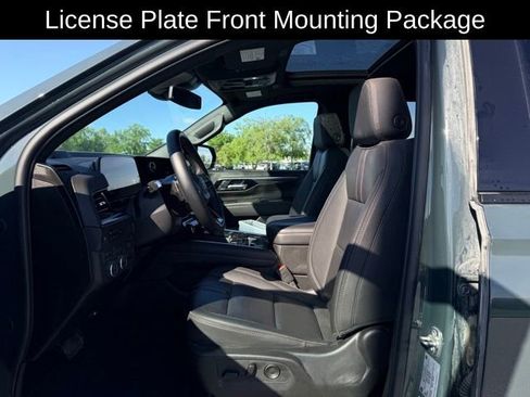 Used 2025 Chevrolet Suburban RST w/ RST Capability Package AWD/4WD image 8