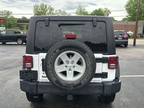 Used 2015 Jeep Wrangler Unlimited Sport w/ Quick Order Package 24S AWD/4WD image 4