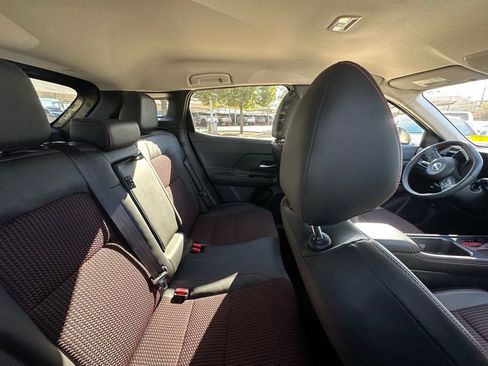 Used 2025 Nissan Kicks SR image 12