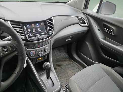 Used 2020 Chevrolet Trax LS image 26
