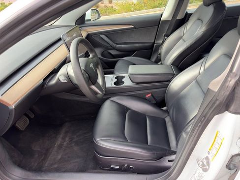 Used 2022 Tesla Model 3 Standard Range image 8