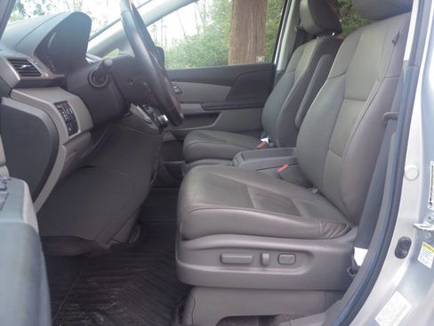 Used 2012 Honda Odyssey Touring Elite image 11