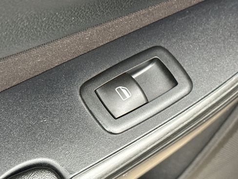 Used 2016 Jeep Cherokee Latitude w/ Comfort/Convenience Group image 31