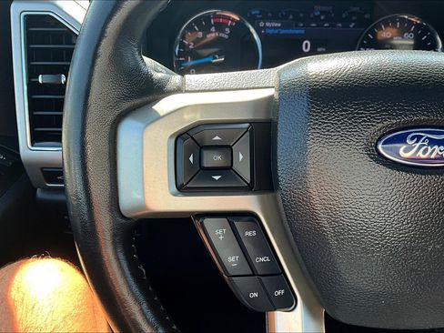 Used 2022 Ford F250 Lariat w/ Tremor Off-Road Package image 22