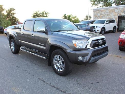 Used 2013 Toyota Tacoma 4x4 Double Cab w/ Limited Pkg image 9
