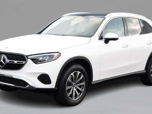 Used 2026 Mercedes-Benz GLC 300 4MATIC image 1