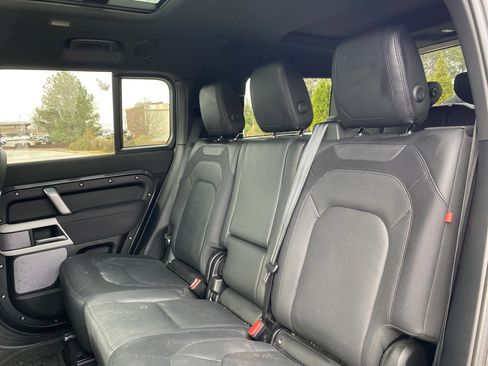 Used 2023 Land Rover Defender 130 X-Dynamic SE image 8